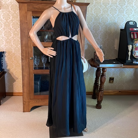 Lulus Dresses & Skirts - Incredible black crinkle look cut out maxi
